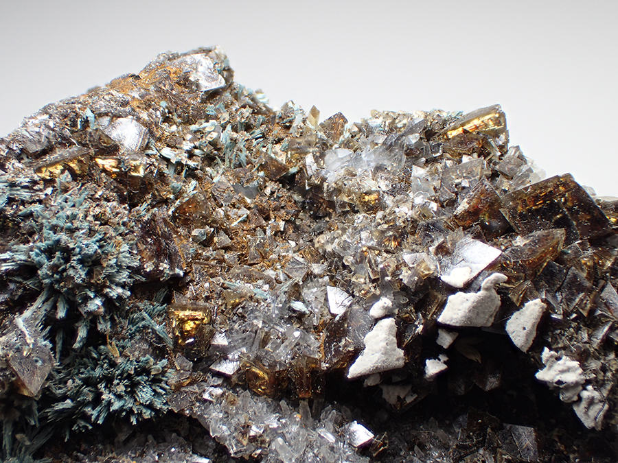 Gormanite & Siderite