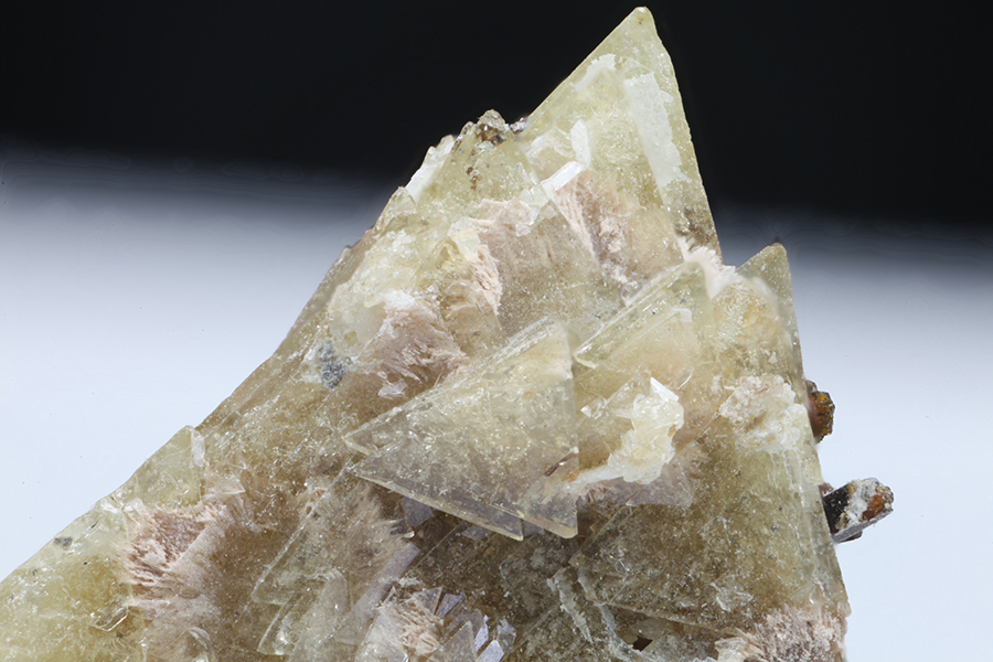 Genthelvite