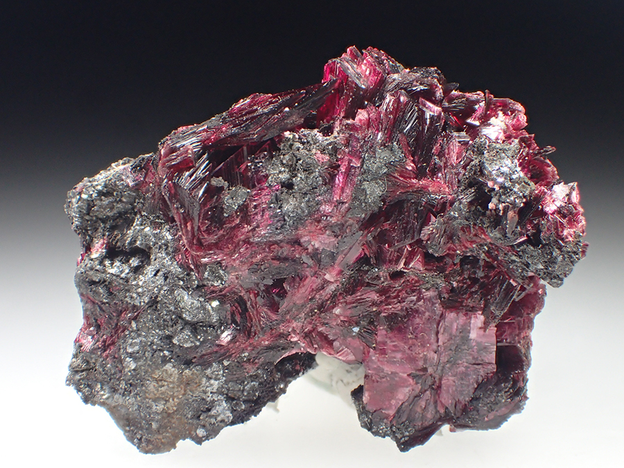 Erythrite