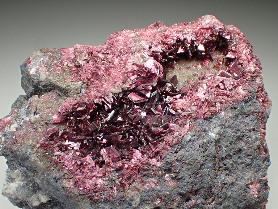 Erythrite