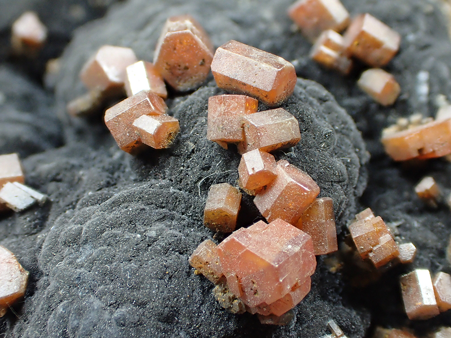 Vanadinite & Hollandite