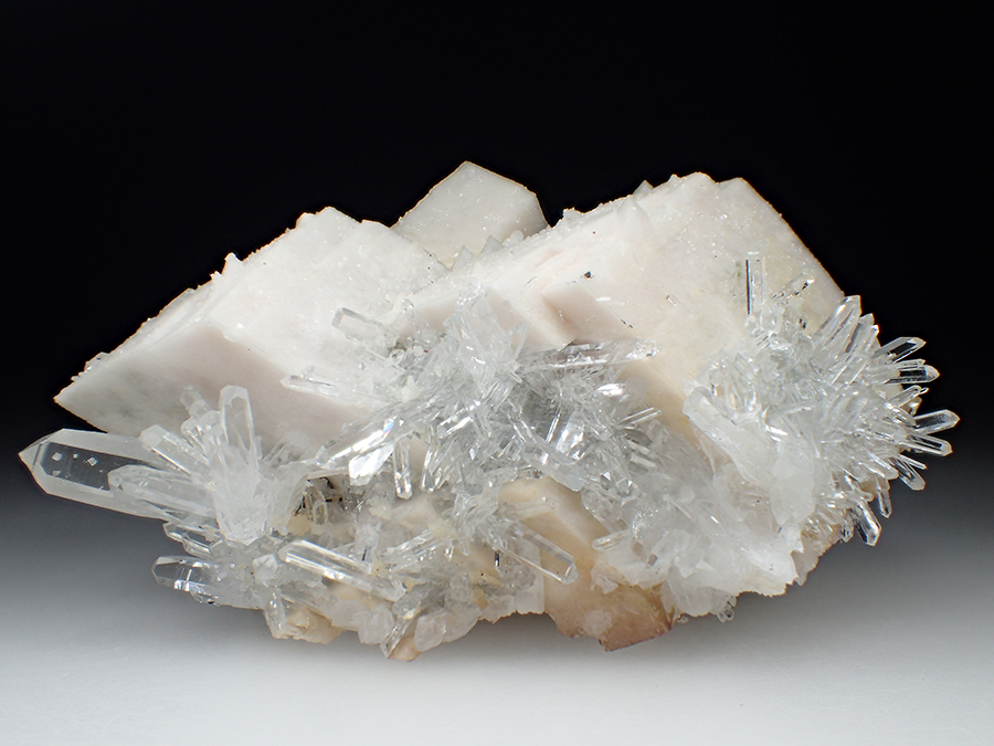 Manganoan Calcite & Quartz