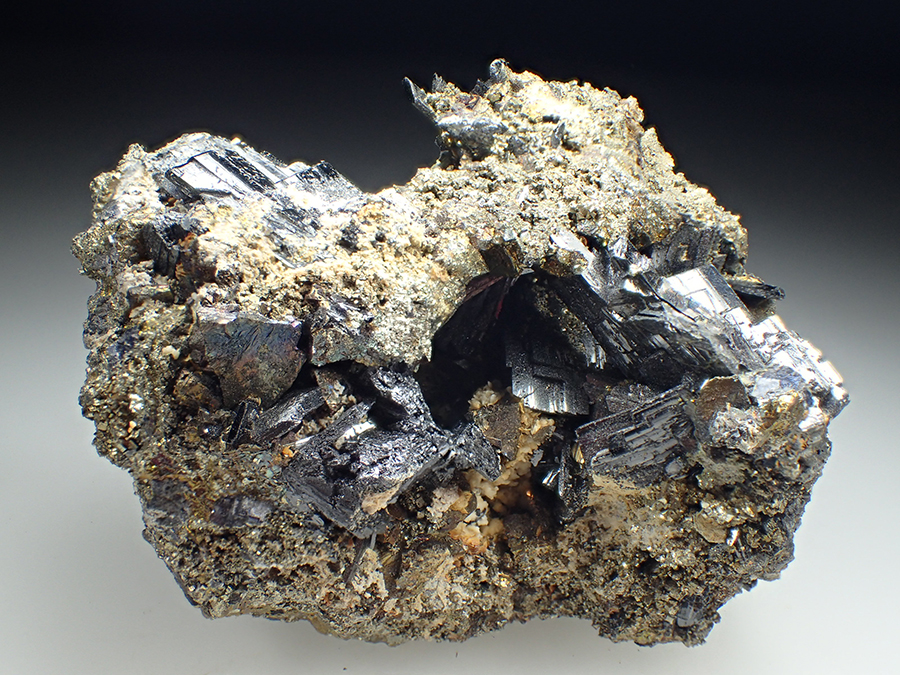 Ferberite Chalcopyrite & Pyrite