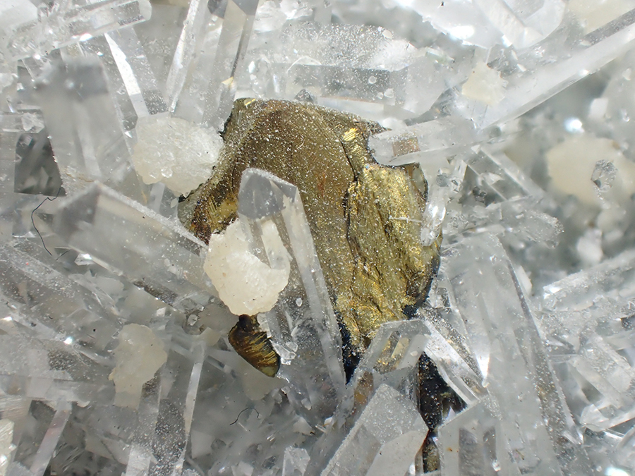 Quartz Chalcopyrite Pyrite & Siderite