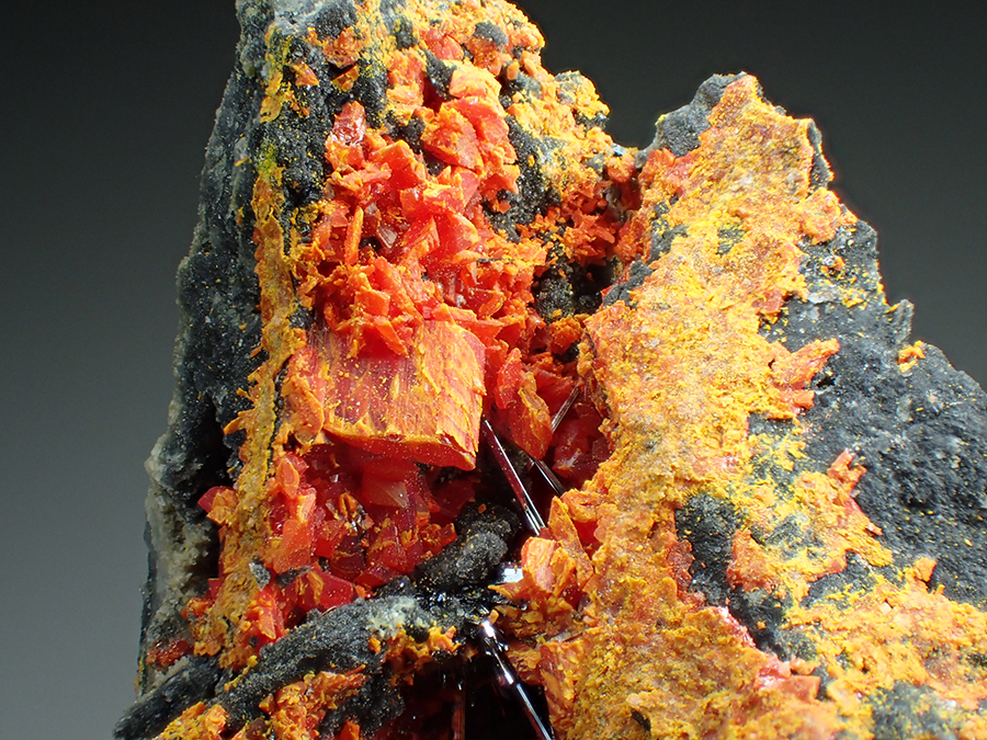 Lorándite Realgar & Stibnite