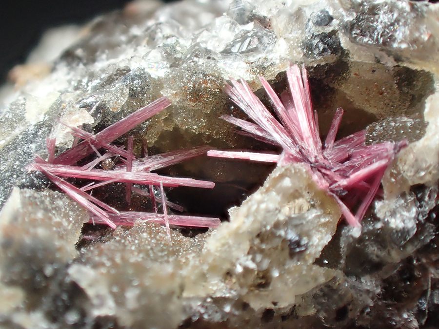 Erythrite