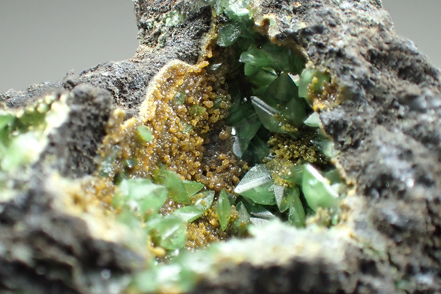 Zincolivenite Tsumcorite & Azurite