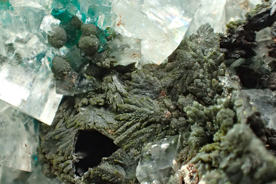 Dioptase & Calcite & Mottramite