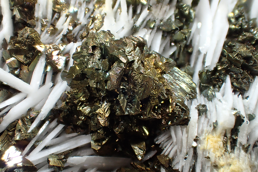 Chalcopyrite & Baryte