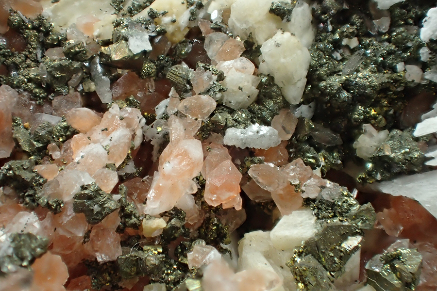 Eisenkiesel Baryte & Chalcopyrite