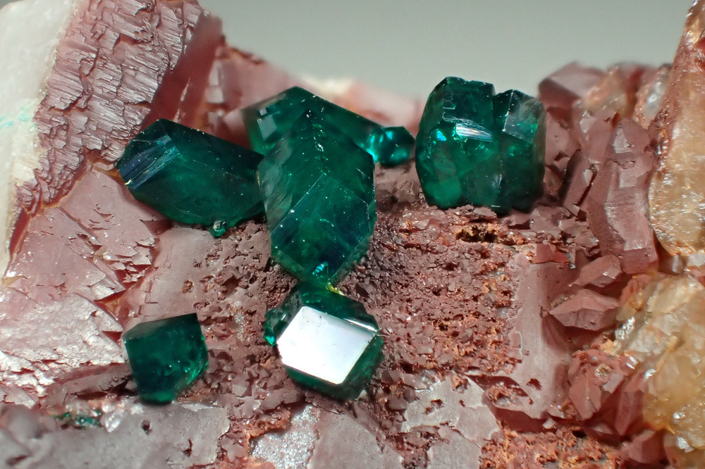 Dioptase & Quartz