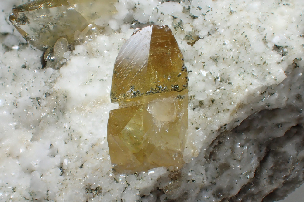 Titanite Chlorite & Pericline