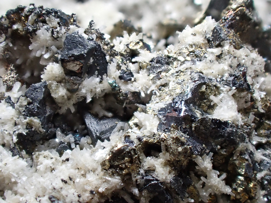 Silver & Acanthite & Laumontite