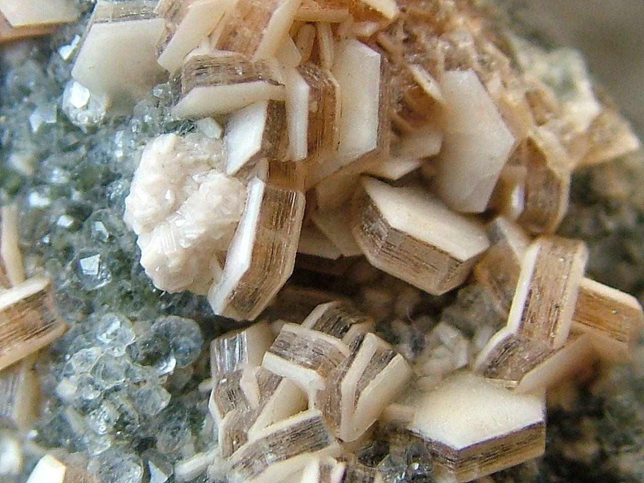 Gmelinite