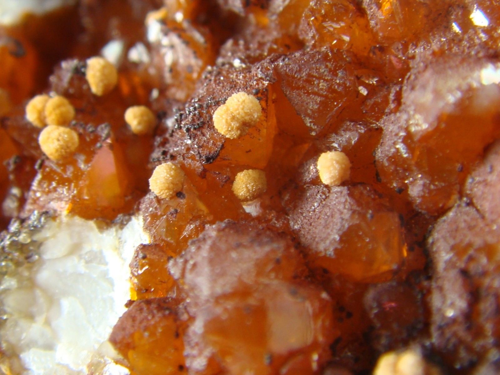 Strengite On Citrine