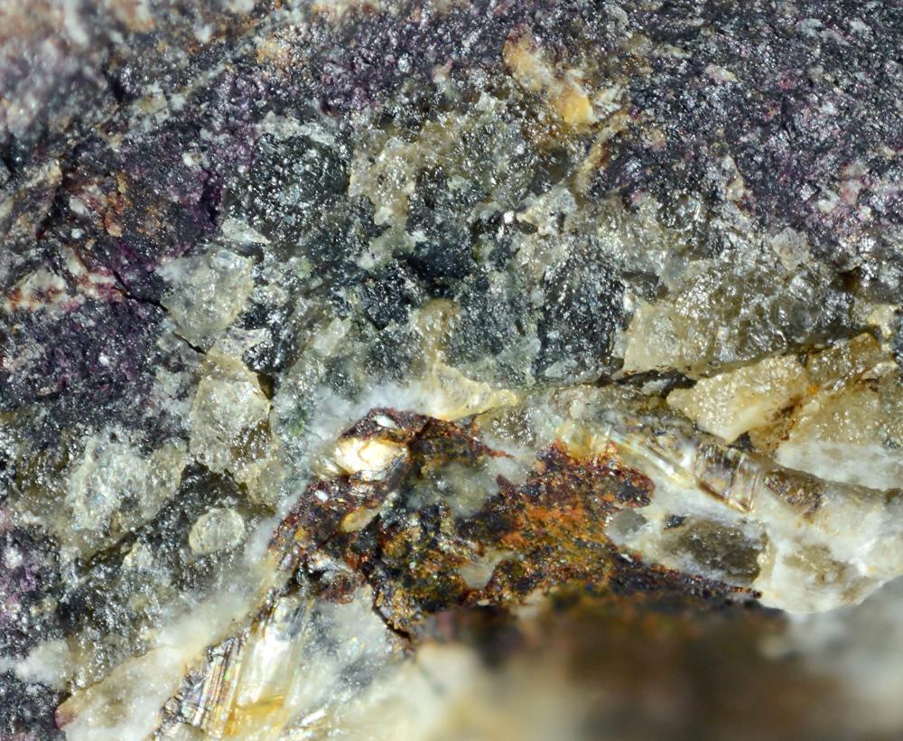 Heterosite Ferrisicklerite & Ferrowyllieite