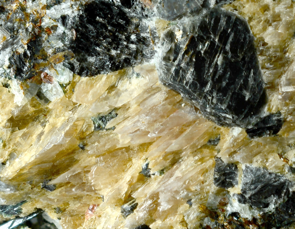 Fenaksite & Delhayelite