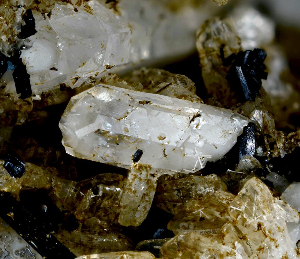 Allanite-(Ce) & Nosean