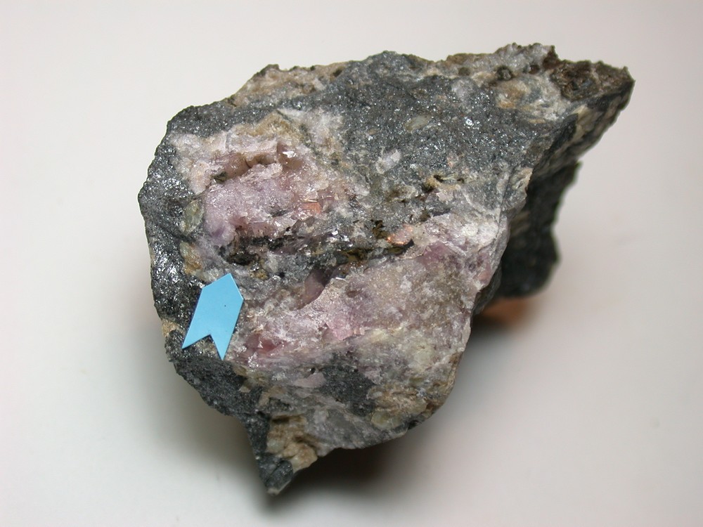 Willemite Franklinfurnaceite Hodgkinsonite & Pyrochroite