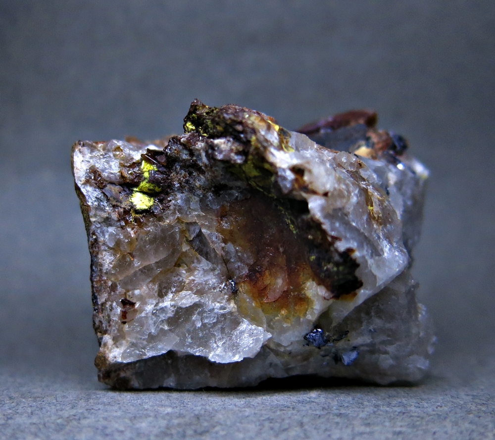 Ferrimolybdite