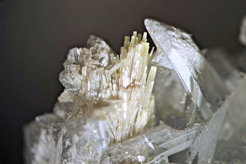 Vesuvianite & Pectolite