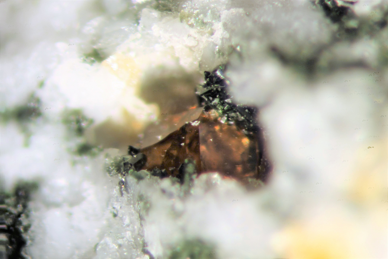 Ferrokentbrooksite & Titanite