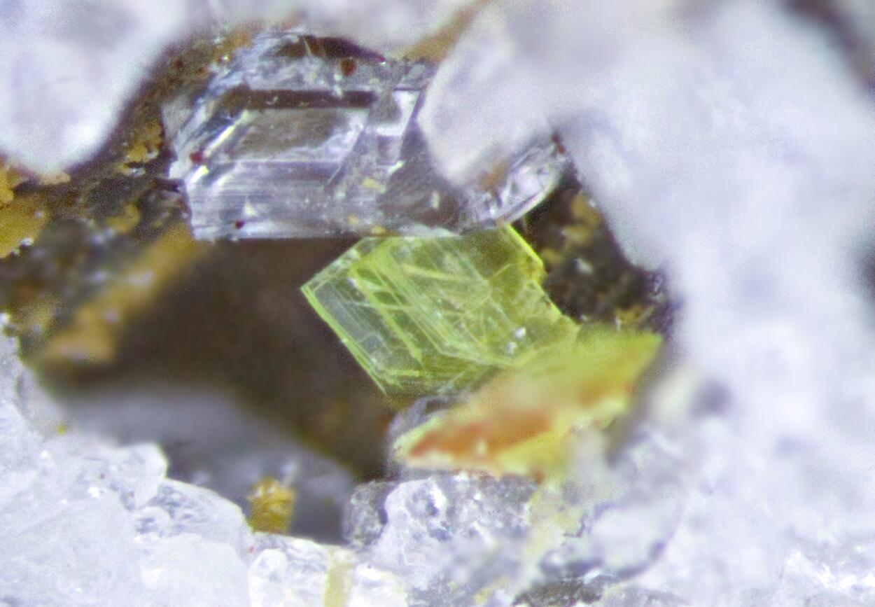 Autunite Albite & Childrenite