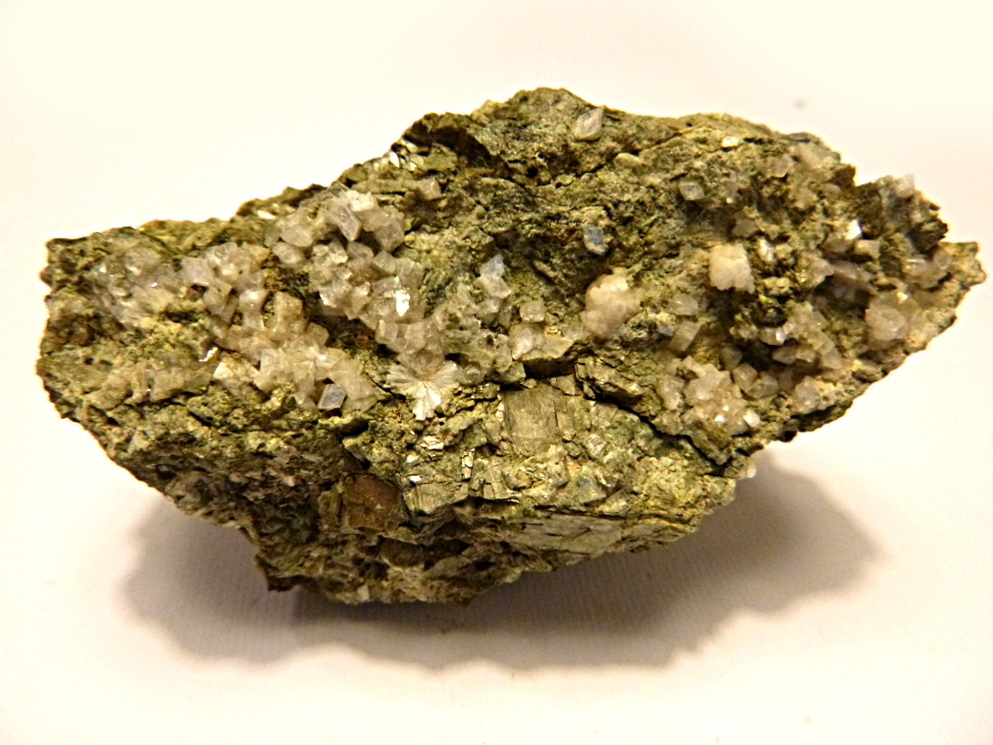 Heulandite-Sr