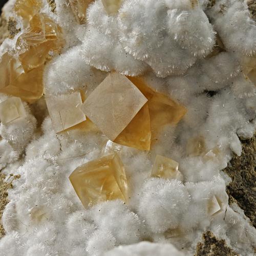 Calcite Phillipsite & Natrolite