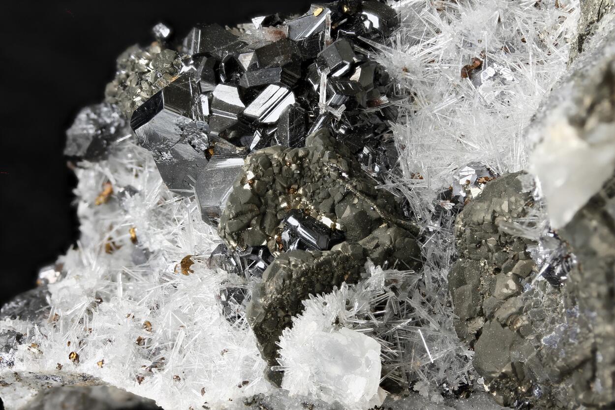 Galena Pyrrhotite Quartz & Calcite