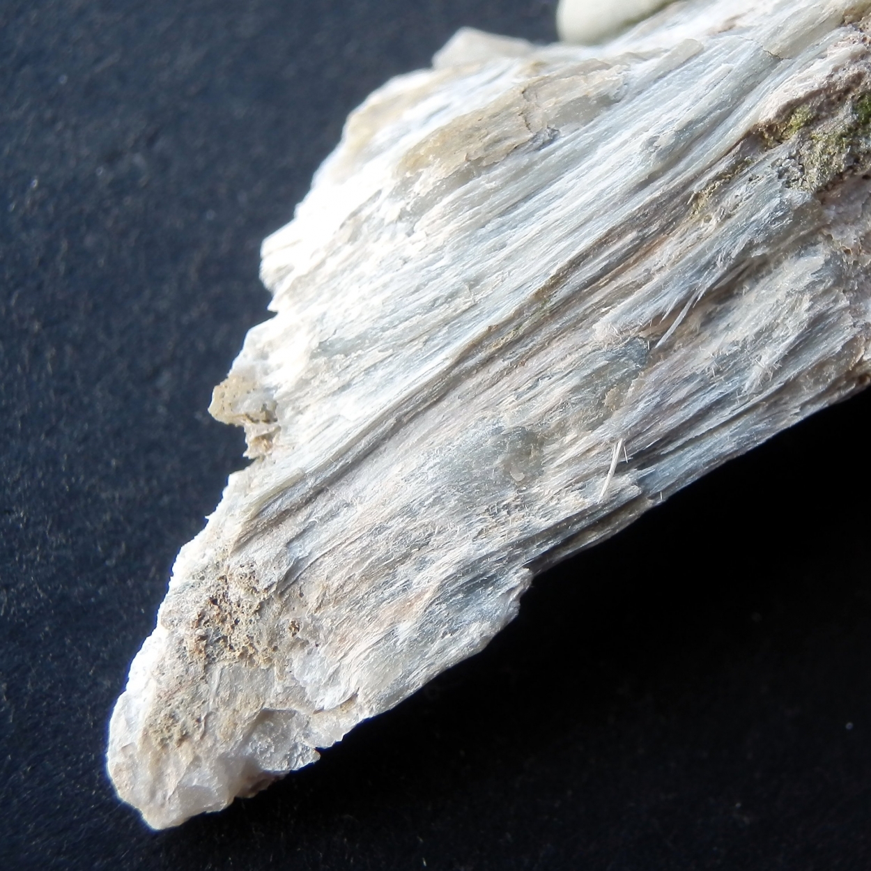 Magnesiocarpholite