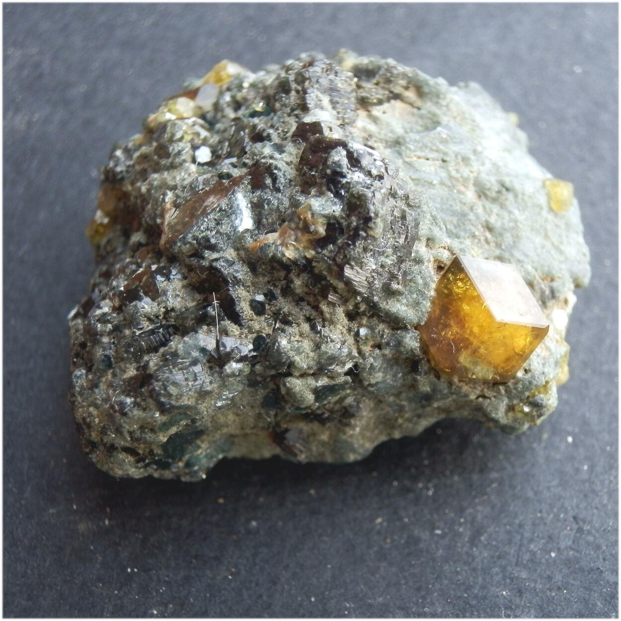 Topazolite