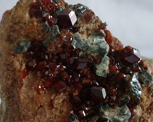 Hessonite & Clinochlore