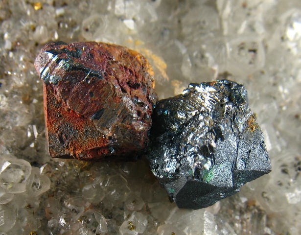 Betekhtinite & Bornite