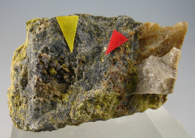 Smrkovecite & Bismutoferrite