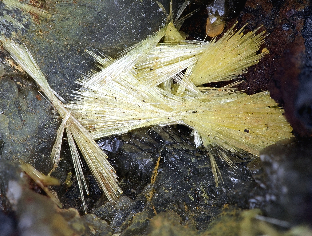 Legrandite
