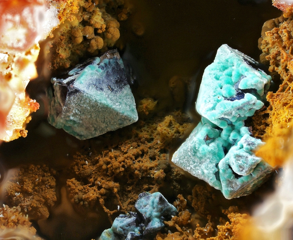 Malachite Psm Cuprite & Rhabdophane-(Ce)