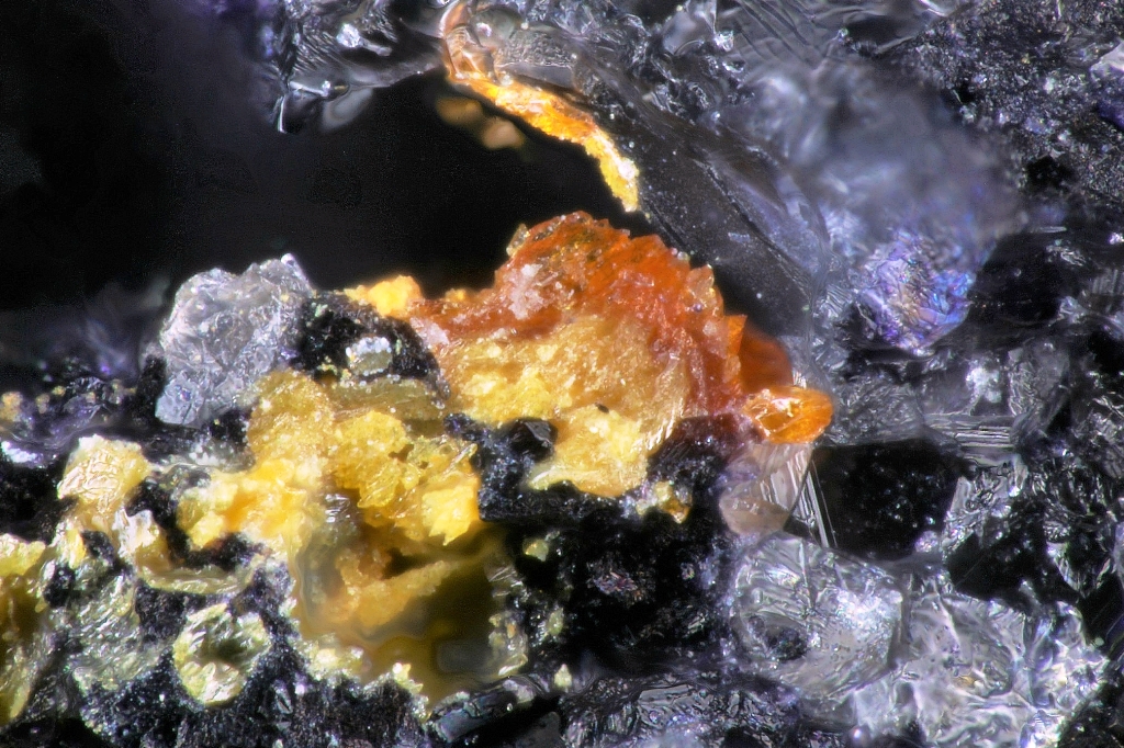 Uranosphaerite