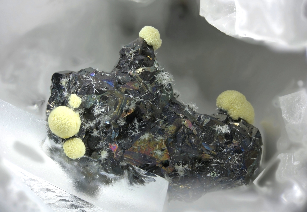 Cervantite & Rhabdophane-(Ce)