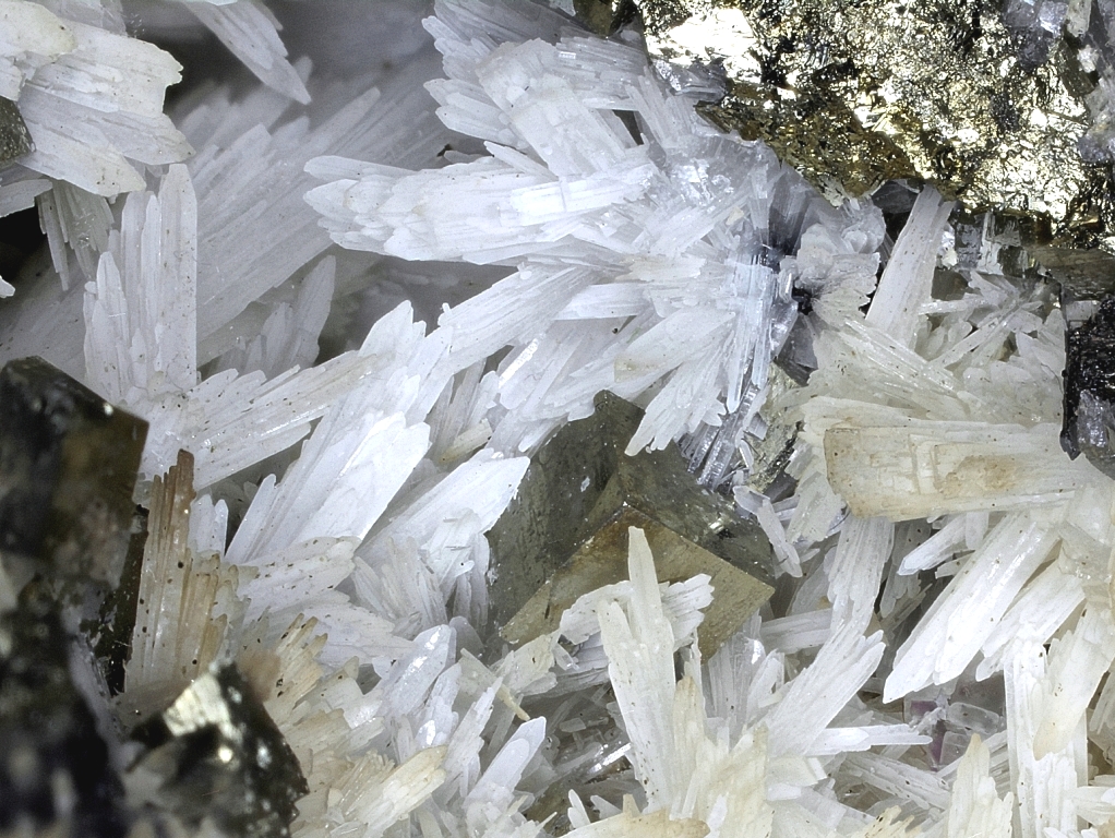 Bertrandite