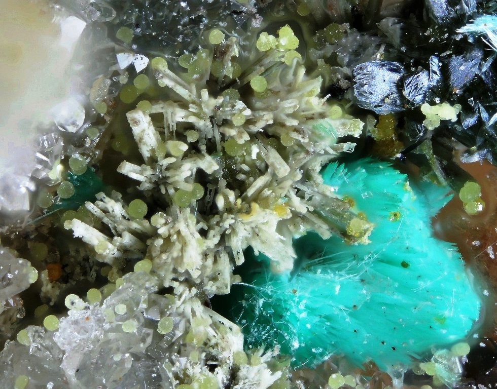 Atelestite Preisingerite Olivenite & Mixite