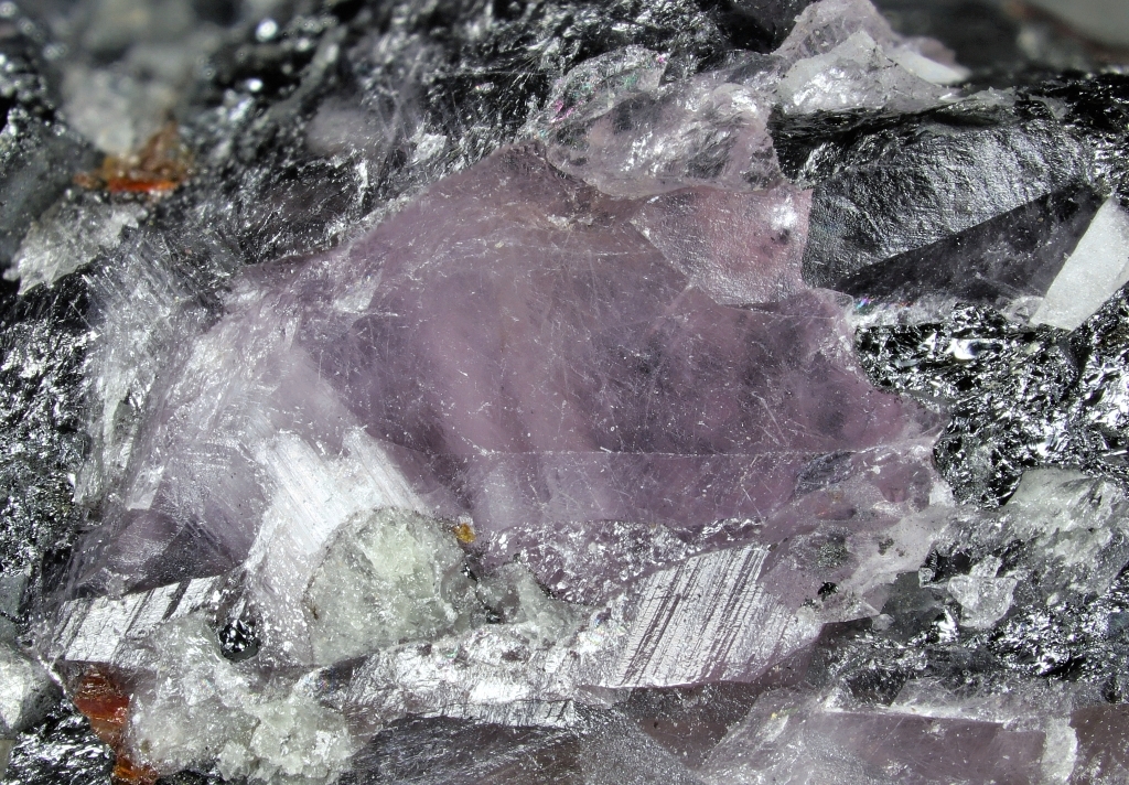 Hodgkinsonite