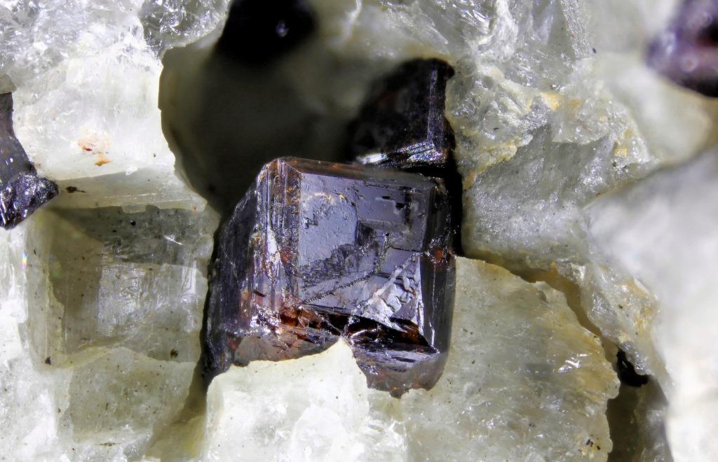 Tausonite
