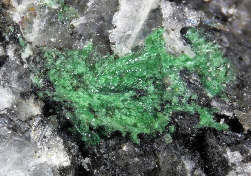 Chloroxiphite