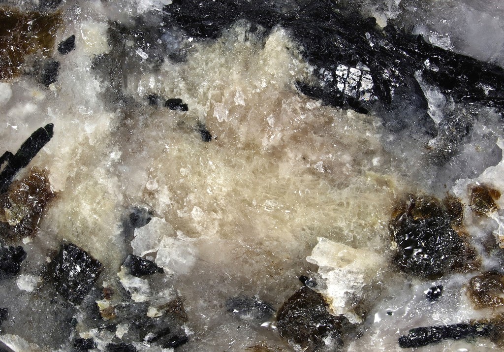 Nacareniobsite-(Ce)