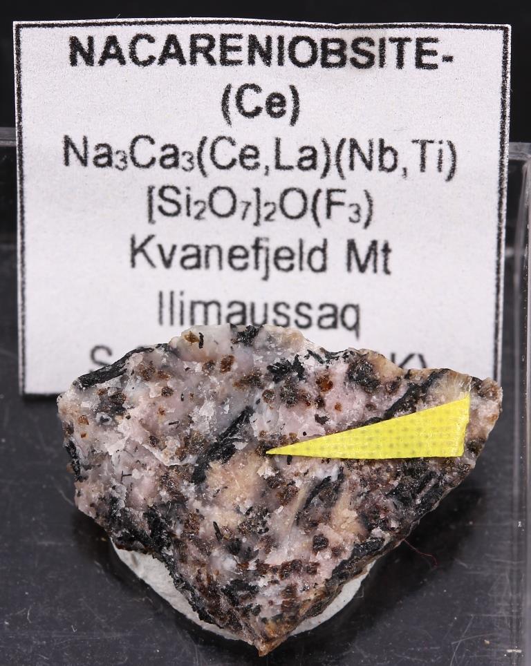 Nacareniobsite-(Ce)