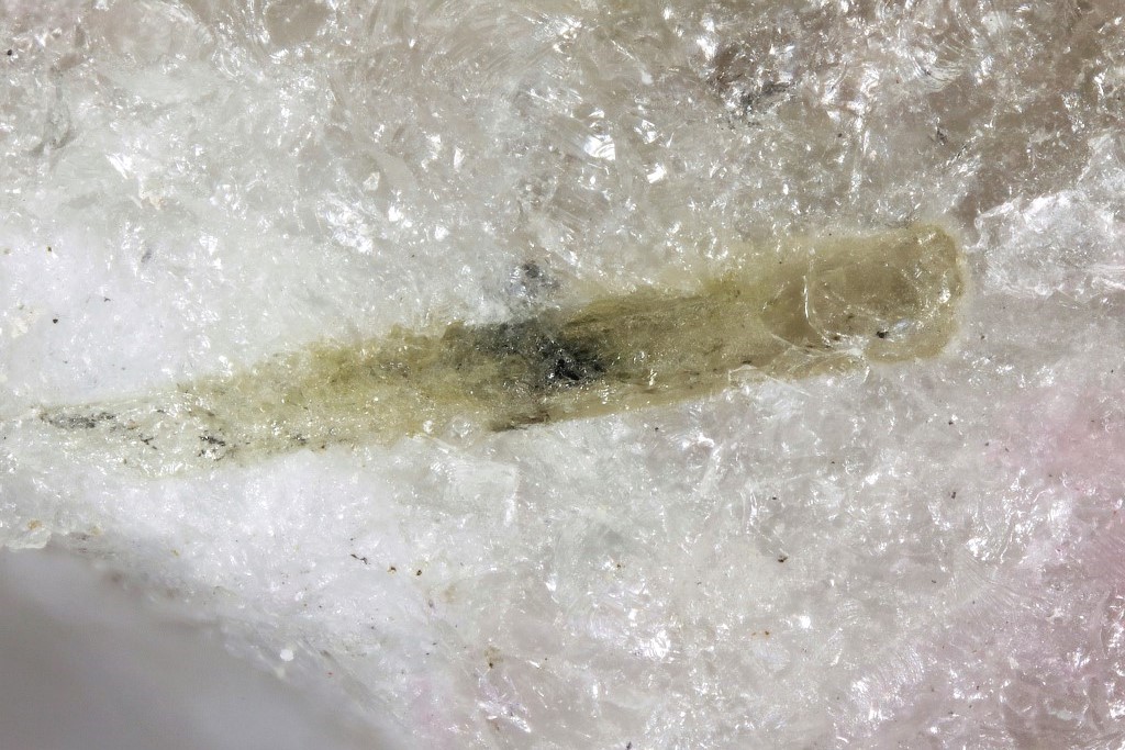 Fluorcalciobritholite