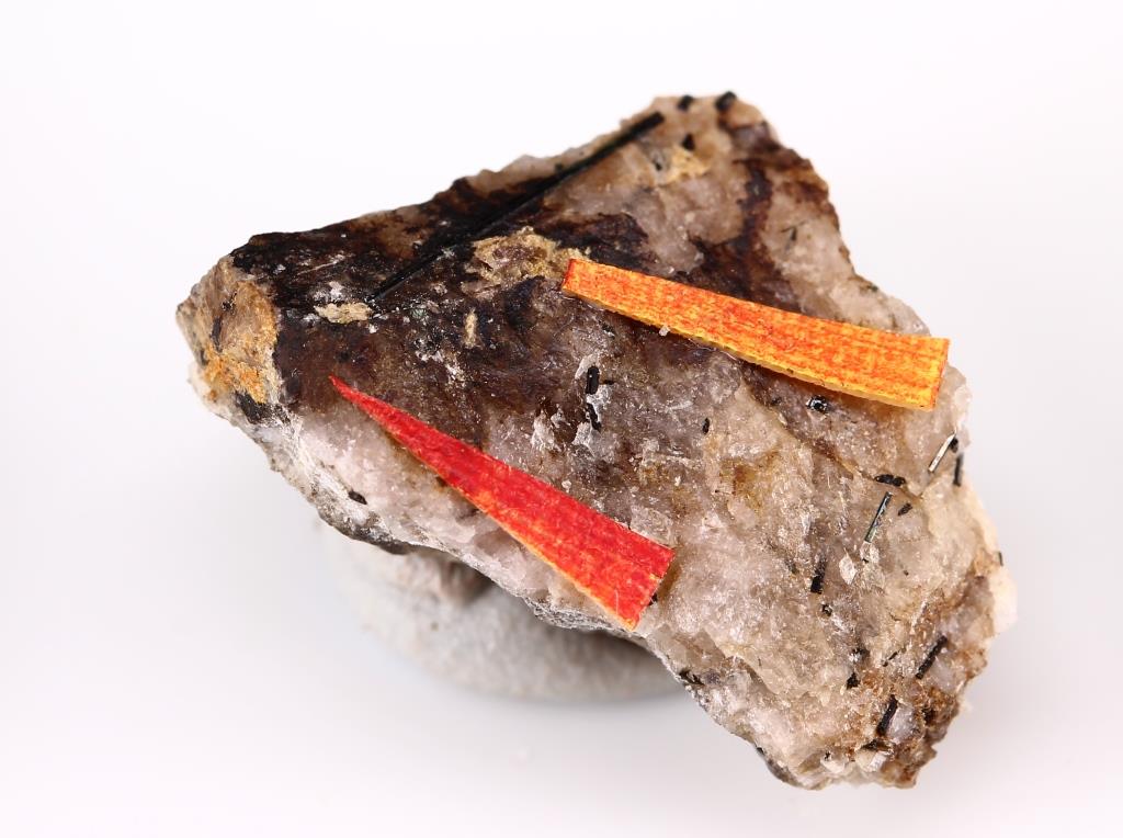 Ferronordite-(La) & Ferronordite-(Ce)