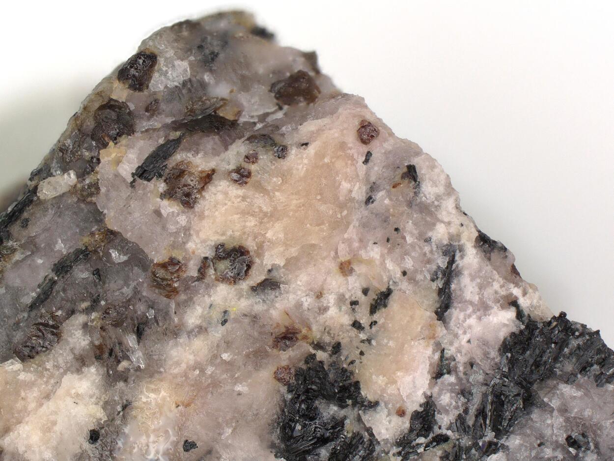 Nacareniobsite-(Ce)