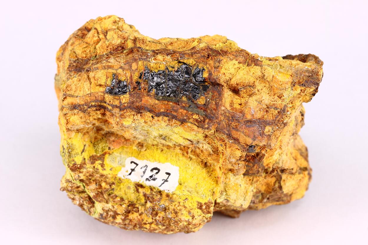 Studtite Wölsendorfite Phosphuranylite & Uraninite